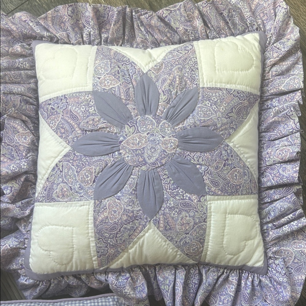 13x13 Handmade Quilt Floral Throw Pillows Floral Lavender Ruffle Bedding - Picture 6 of 6